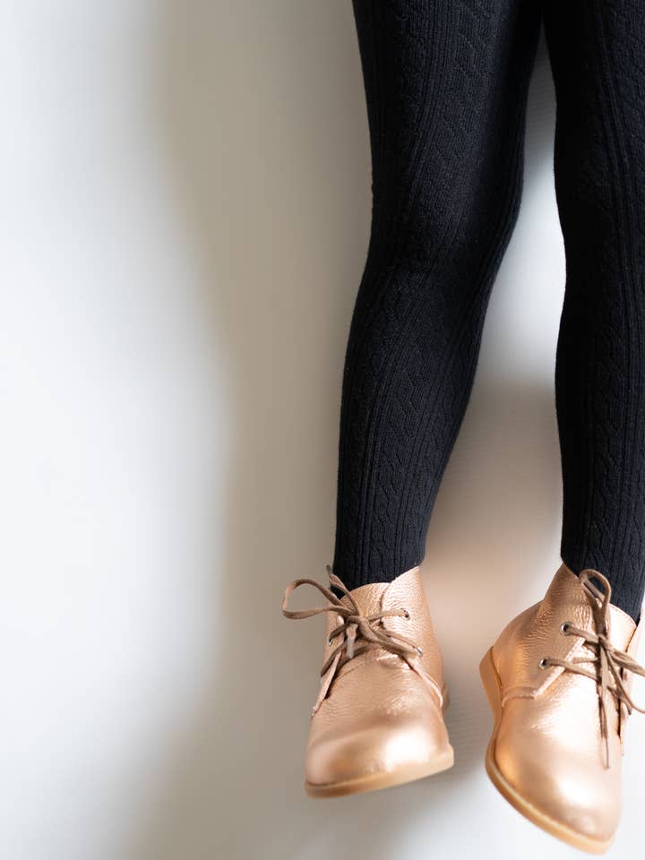 Little Stocking Co. – wholesale Tights - Barn – Svarta kabelstickade strumpbyxor