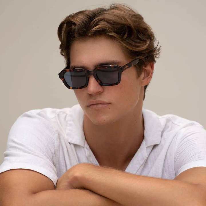 Tortue Lunettes de soleil rectangulaires pour hommes Hudson Acetate en vente sur Faire1