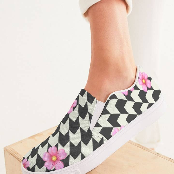 Racers Women's Slip-On Canvas Shoe for wholesale by IAKAM