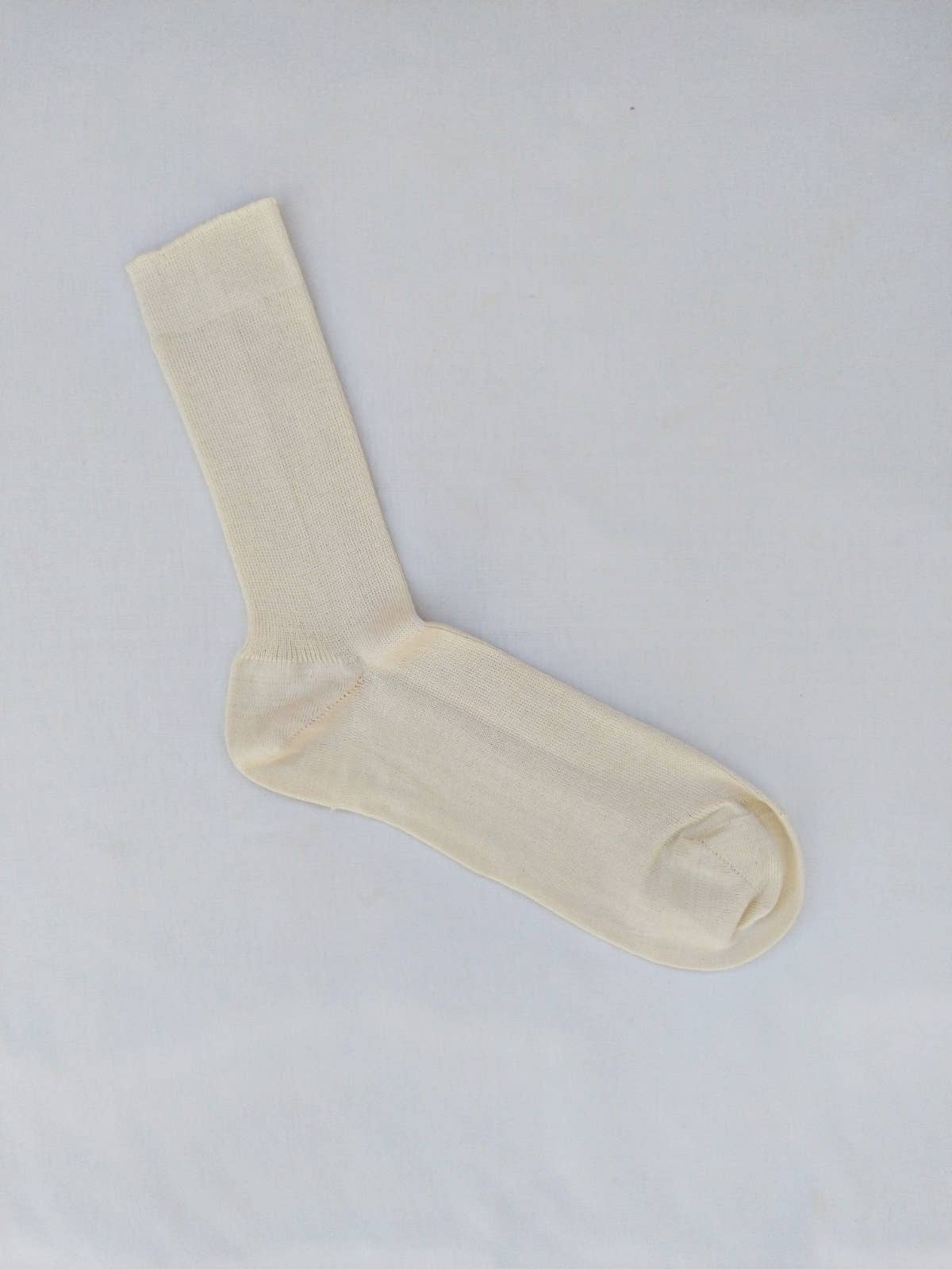Ecru Laura 100% undyed organic cotton (adults socks) for wholesale on Faire1