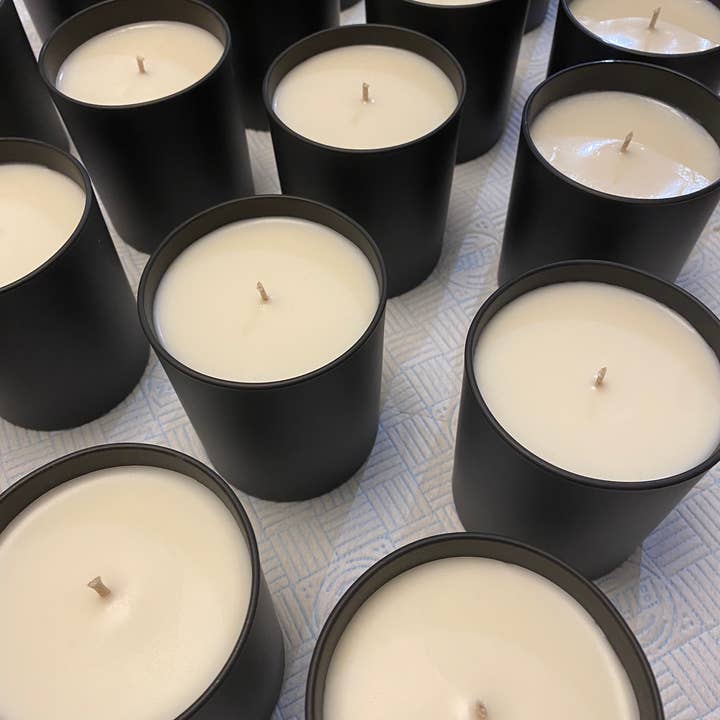 Crystal Flame – wholesale Jar/filled candle – 25 x BLANK (White Label) 30cl Soy Candles Black and White3