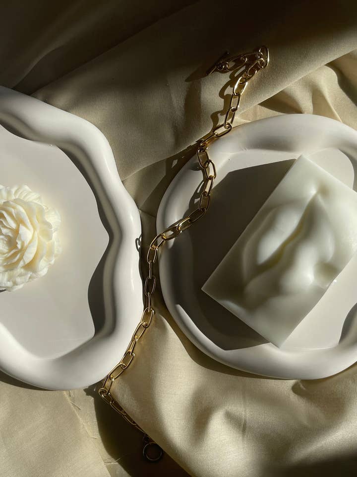 Piatto Portagioie in Cemento Irregolare per la vendita all'ingrosso da parte di The lines studio