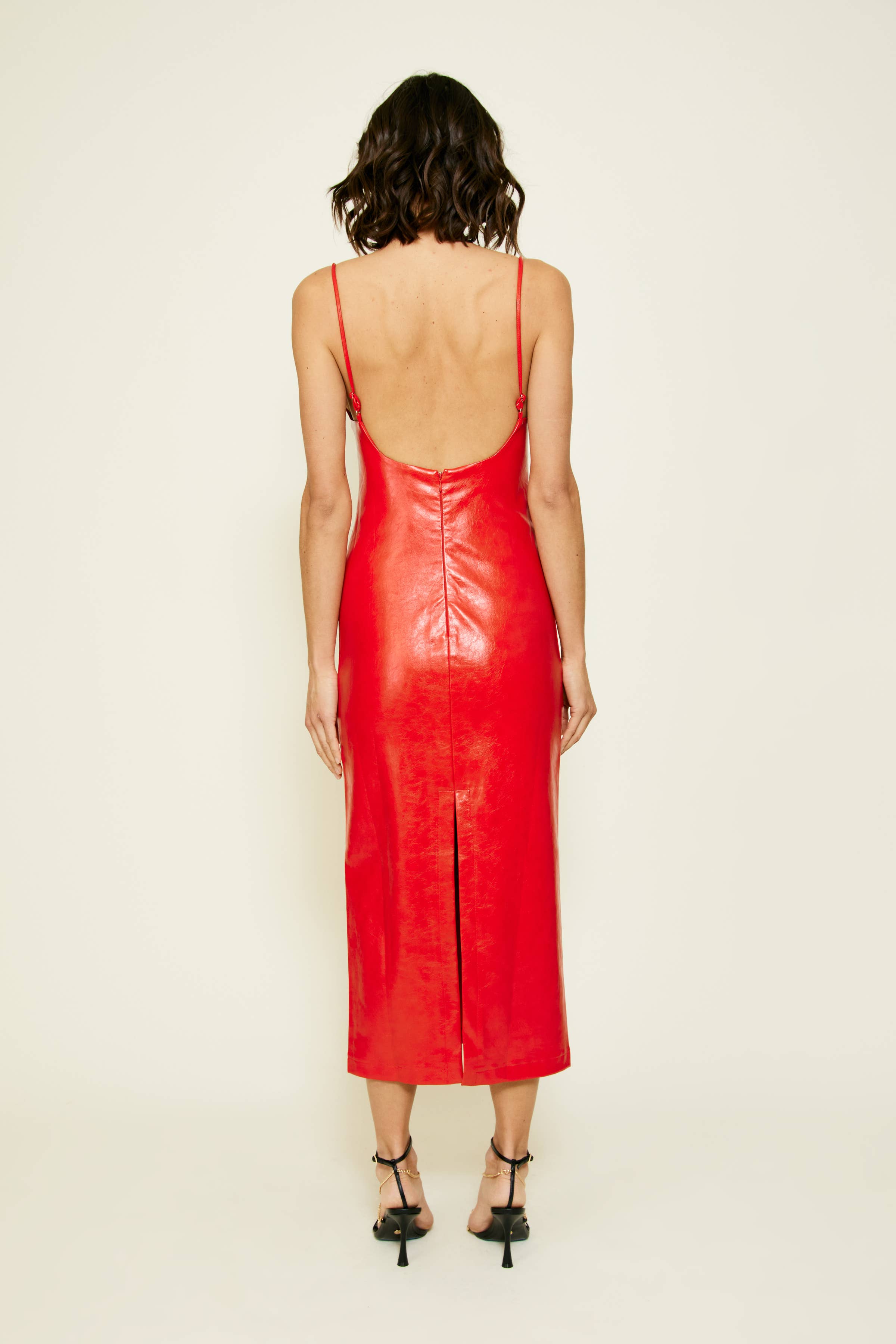 Escarlata VESTIDO LYLA CON ABERTURAS de venta al por mayor en Faire3