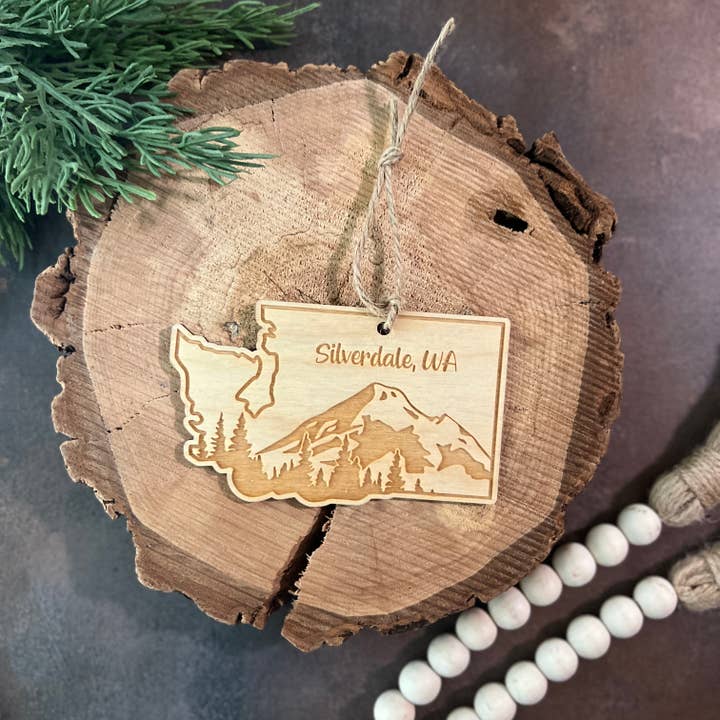 Chamness' Crafty Corner - Vente Objets de décoration - Ornement Washington en haut à gauche5