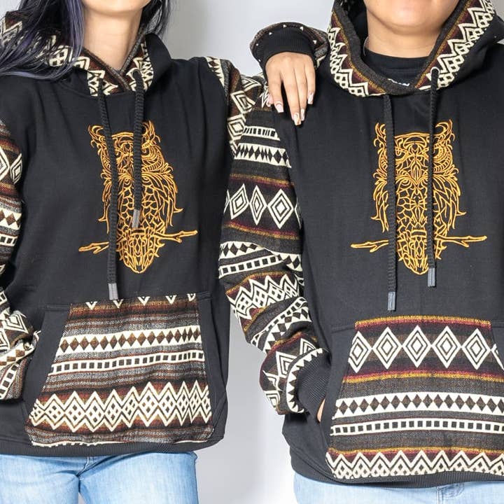 Hoodie met uil - geborduurde zwarte hoodie met westernpatroon voor wholesale door Los Andes Shop