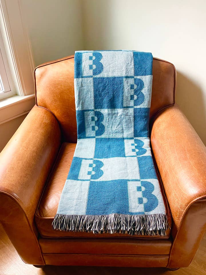 Cobertor com nome de presente personalizado Presente de monograma personalizado por atacado de Rocmar Studio Soft Furnishings Made in USA 100% Cotton