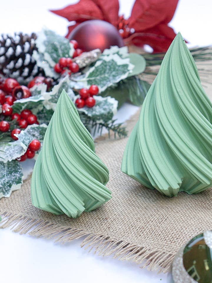 Set decorativo di tre alberi di Natale a spirale, colore verde per la vendita all'ingrosso da parte di Studio Su Casa