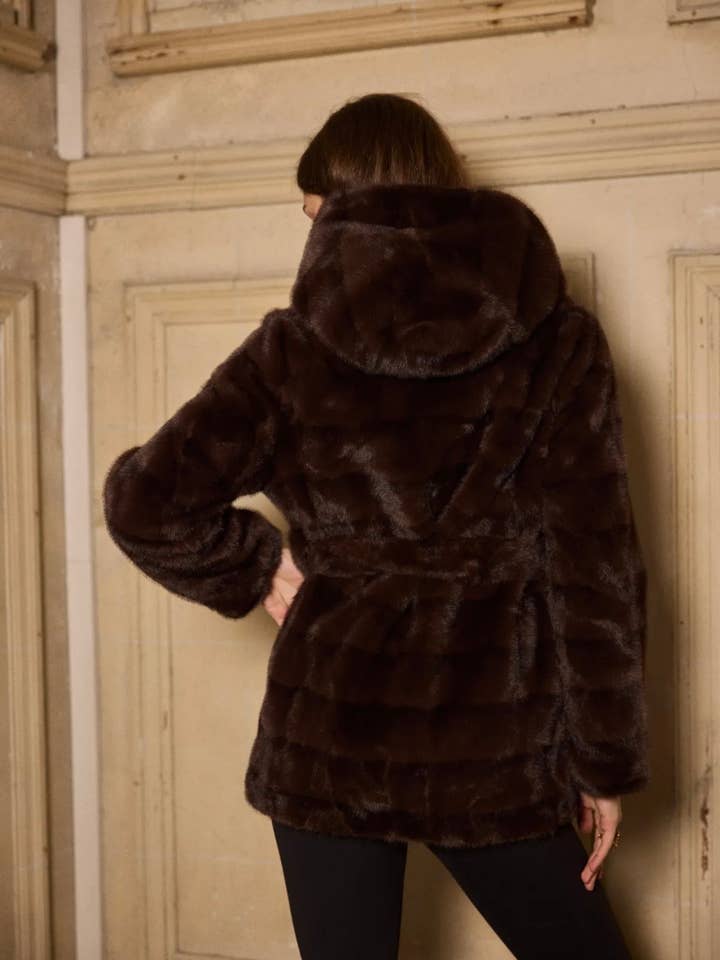 Frime - Wholesale Fur/Faux Fur Coat - Women's - Fur coat with hood and tie belt - 88067