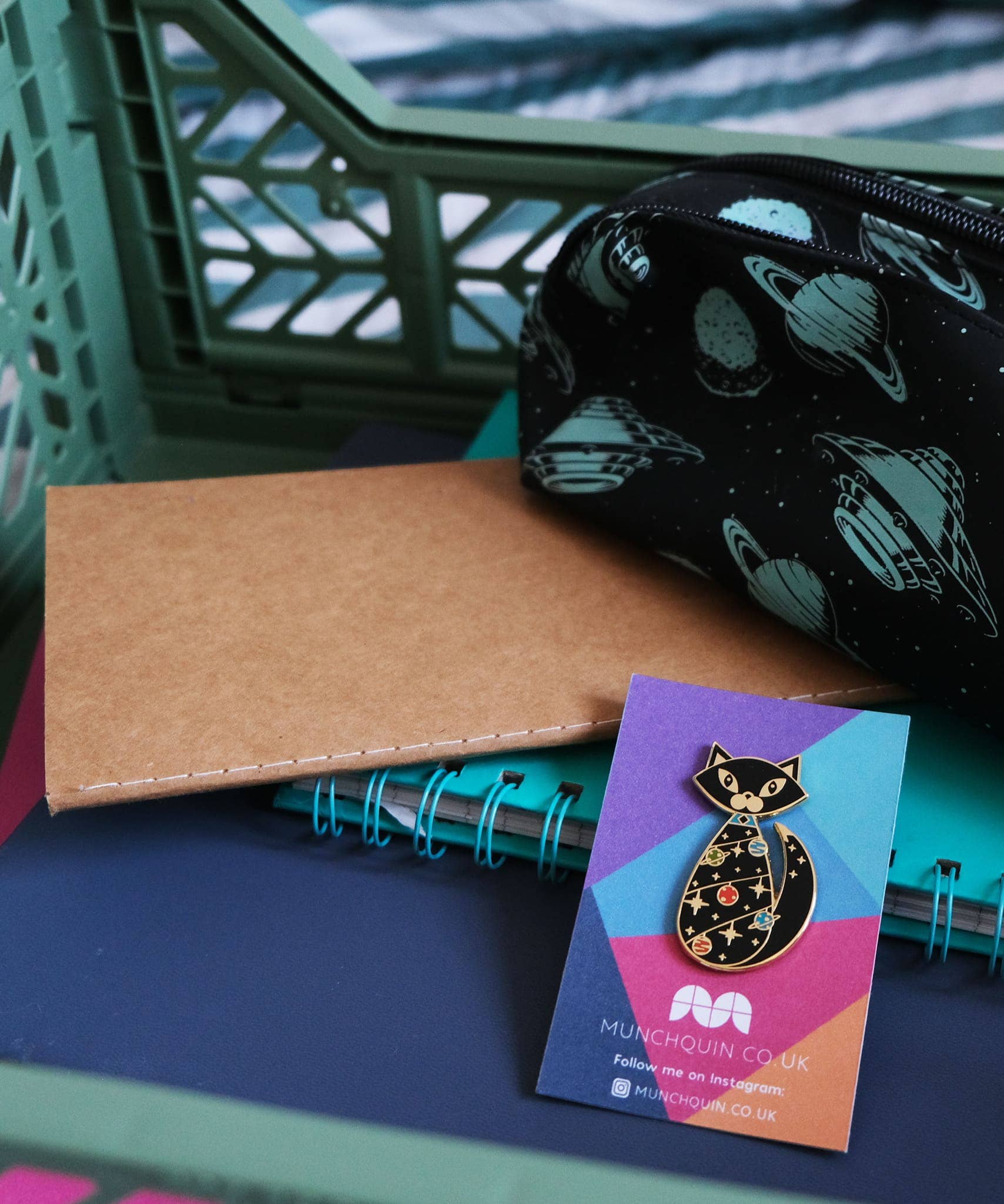 Hey There Munchquin - Vente Épinglettes/boutons - Broche en émail dur Atomic (Christmas) Kitten2