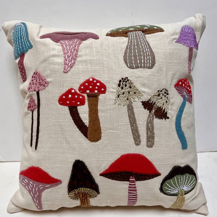 Coussin Applique/Embo 16" Mushrooms Multi pour la vente par natural habitat