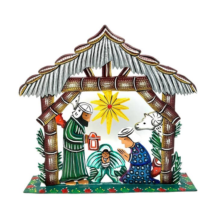 Bemalte, freistehende Krippenszene for wholesale by Our Market