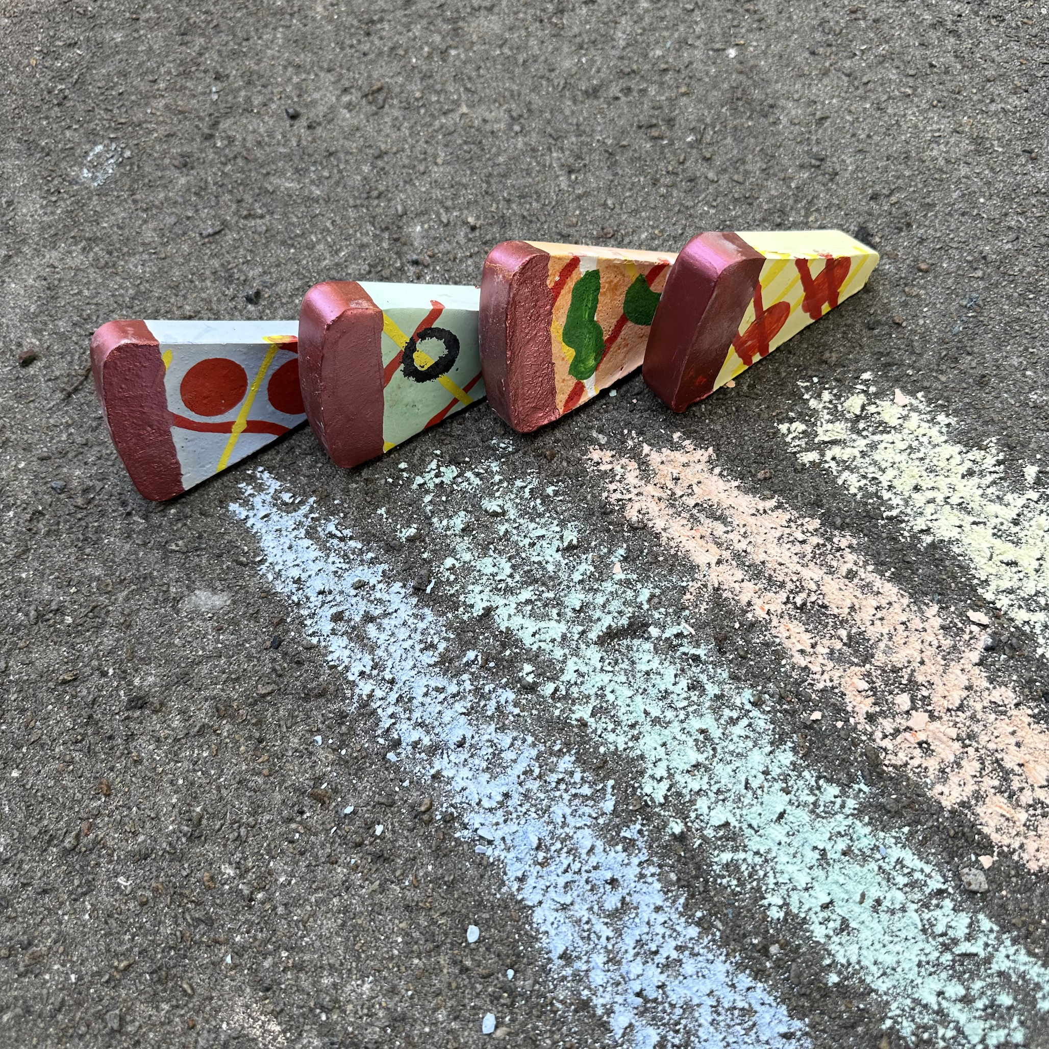 TWEE made for little hands - Wholesale Chalk - UNCOMMON PIZZA | TWEE HANDMADE SIDEWALK CHALK2