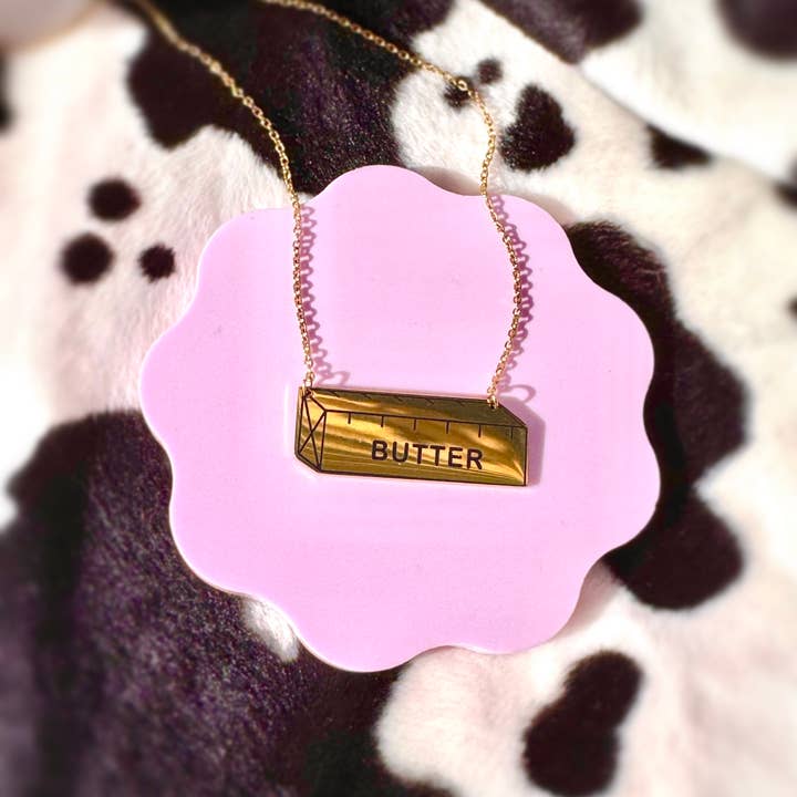Peach Beast - Wholesale Pendant/Charm Necklace - Butter Necklace