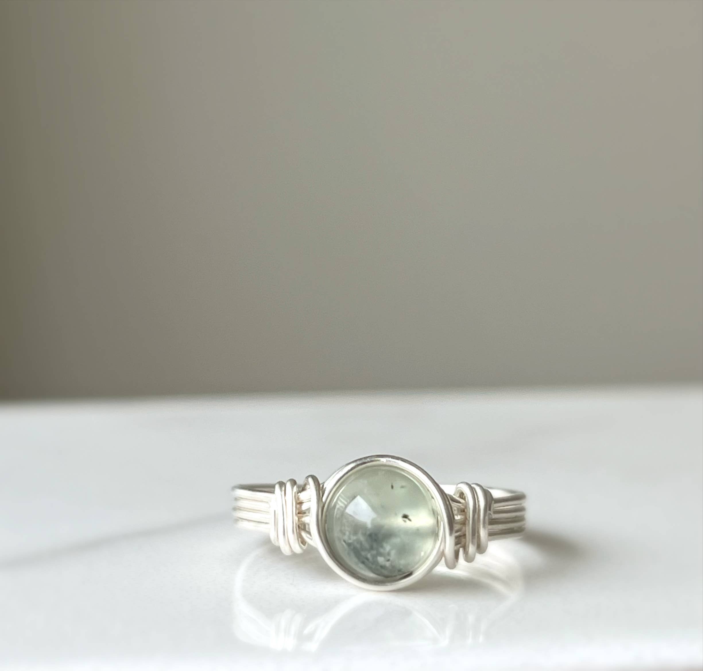 Blue Soul Designs – wholesale Solitairering – Sterling Silver Prehnite Ring1