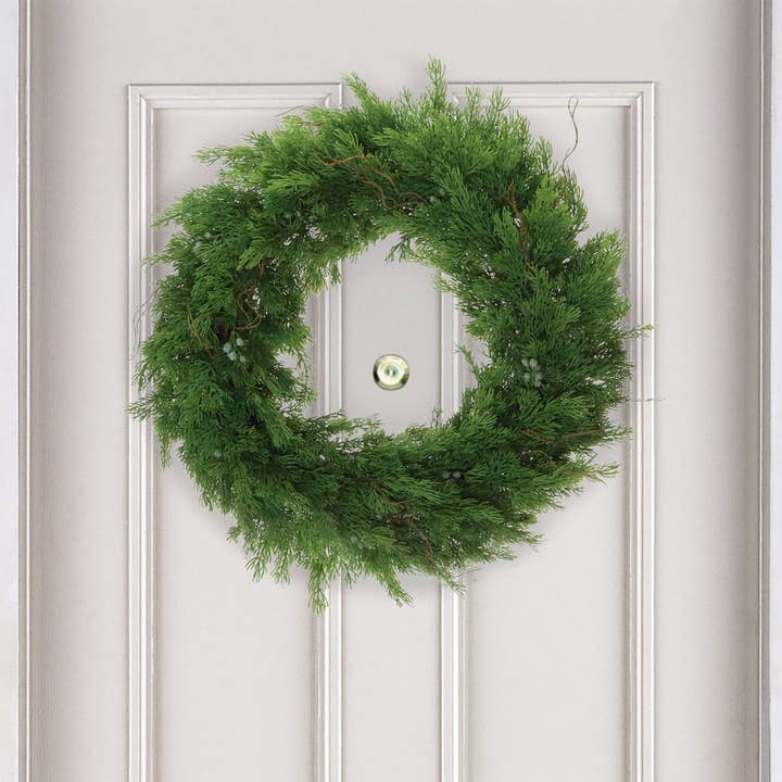 Larksilk - Wholesale Wreath - 22” Juniper Christmas Wreath With Green Berries & Twigs
