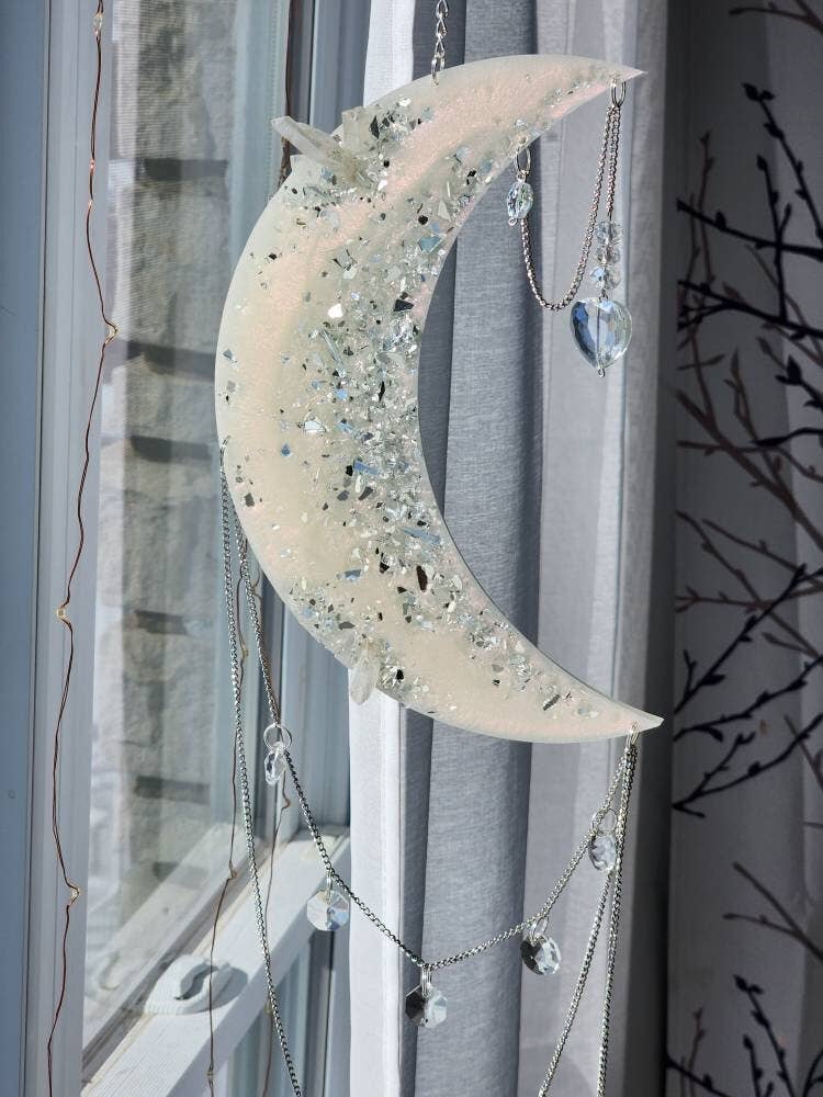 Grey Stone boutique - Wholesale Suncatcher - Pearl Moon Quartz Crystal Suncatcher: Rainbow Room Decor8