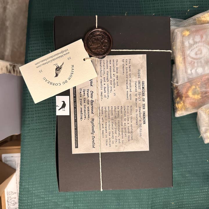 Maison du Corbeau - Wholesale Tarot Cards - Mystery Tarot/Oracle Box | Grimoire of the Unknown1