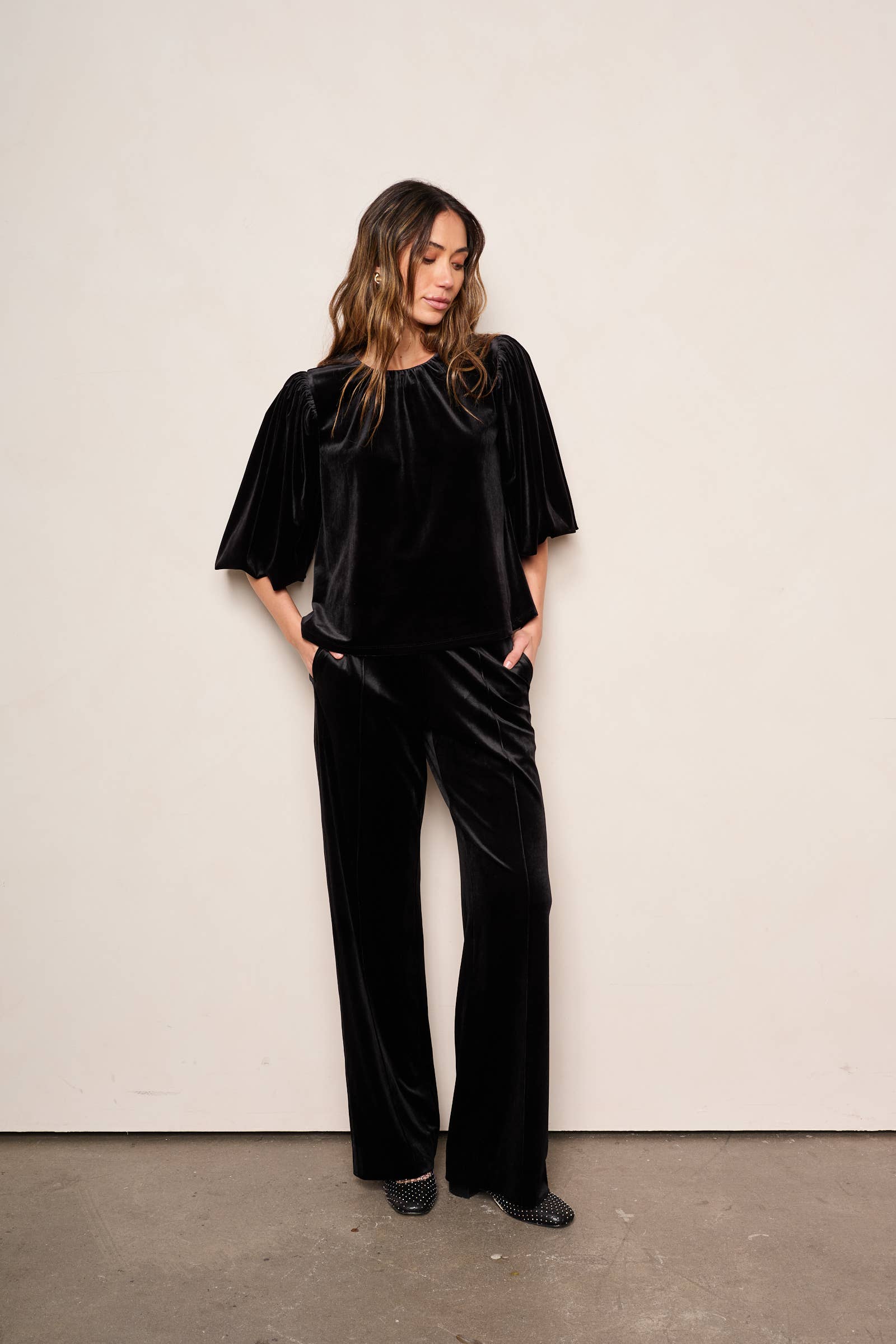 Svart JIN BYXA för wholesale på Faire1