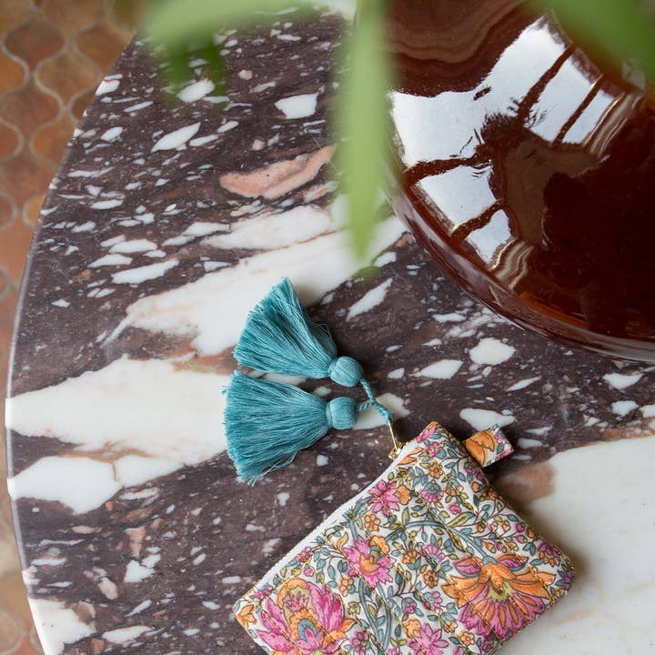 Jardin d hiver en ivoire Lois Wallet - Tassels - flowers - orange - pink - green for wholesale on Faire