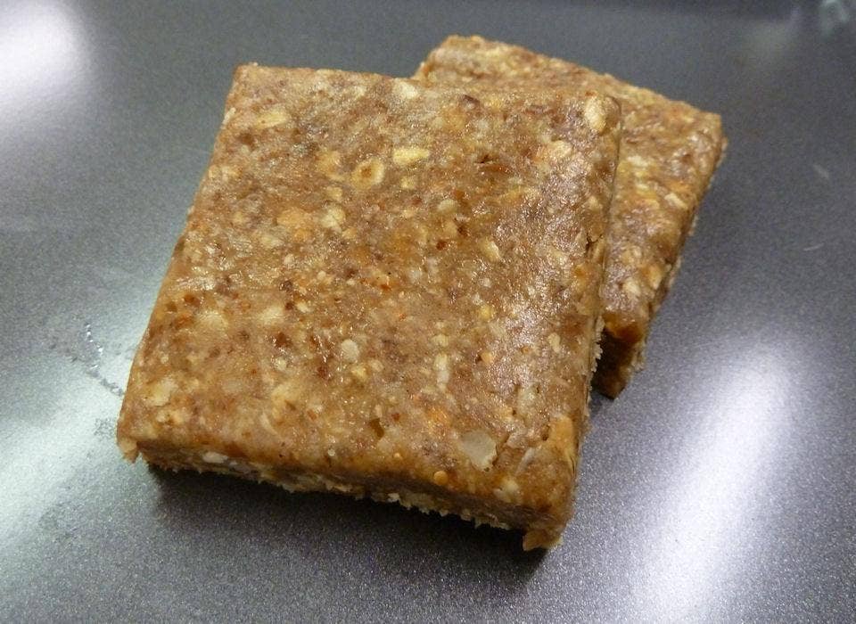 ERG! Bars – Engroshandel Snackbars – Pecan dato ERG! - Kasse med 12 barer1