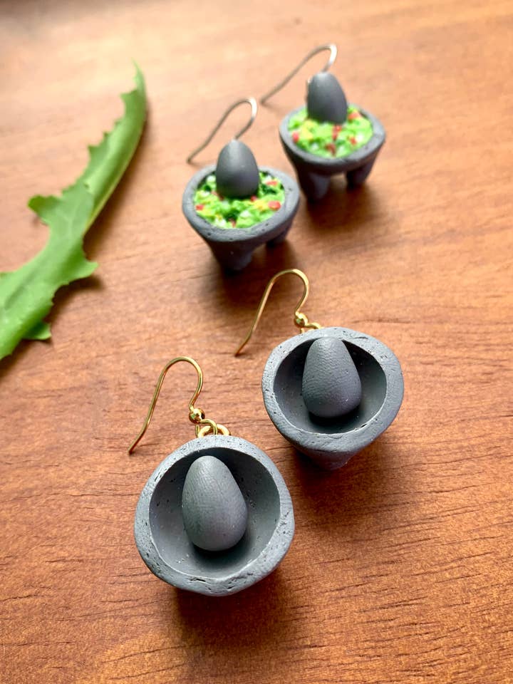 Boucles d'oreilles Molcajete/Guacamole pour la vente par Iba Sisters
