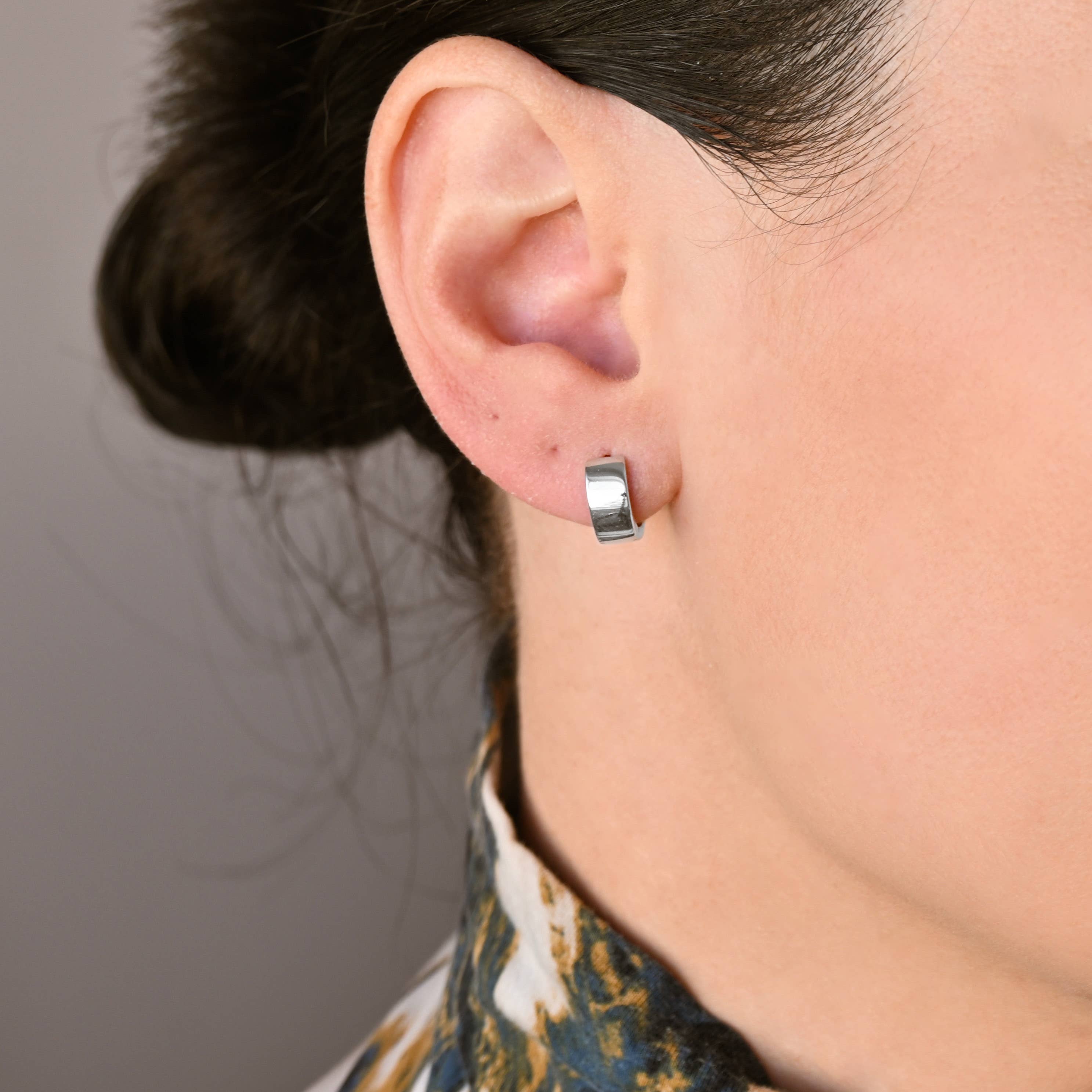 Blueyejewelry - Wholesale Huggie Earrings - Sterling Silver Bold Hoops - Silver Wide Small Huggie Hoops9