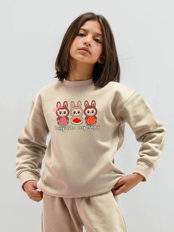 Barn Premium Berry Cute Labubu Tryckt Sweatshirt (5-pack) för wholesale av Missi Clothing