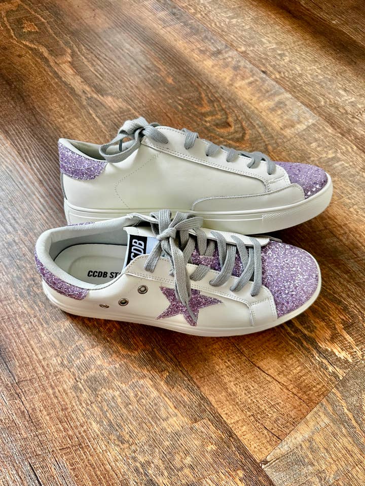 Lavendel och vita stjärnsneakers - Dam för wholesale av Torn and Trendy