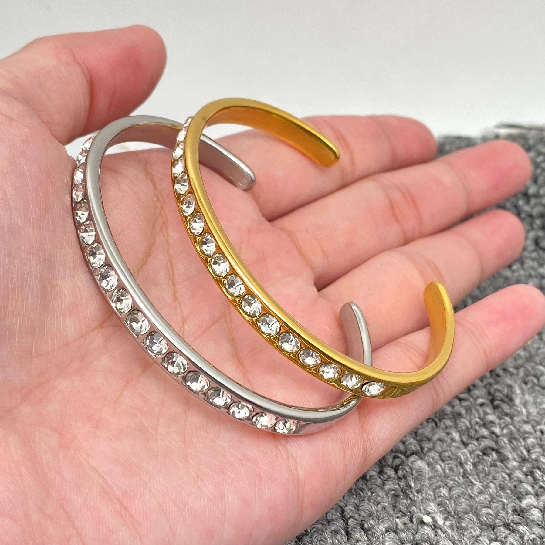 Mio Queena - Wholesale Cuff Bracelet - FGS - Inlaid CZ 18K Gold Plated Stainless Steel Cuff0