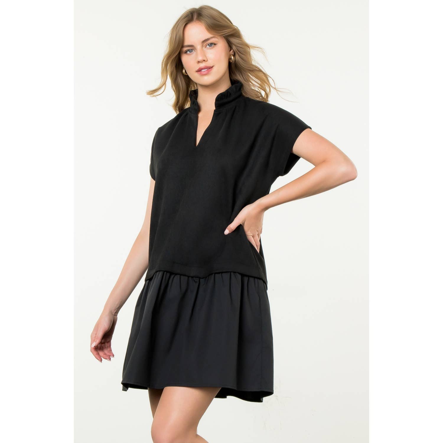 THML – Großhandel Kleid – Damen – Kurzarmkleid aus Veloursleder17