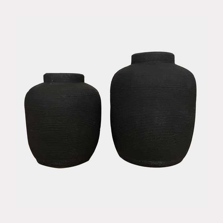 Hunter & Co - Wholesale Vase - LENKA BLACK RIBBED VASE