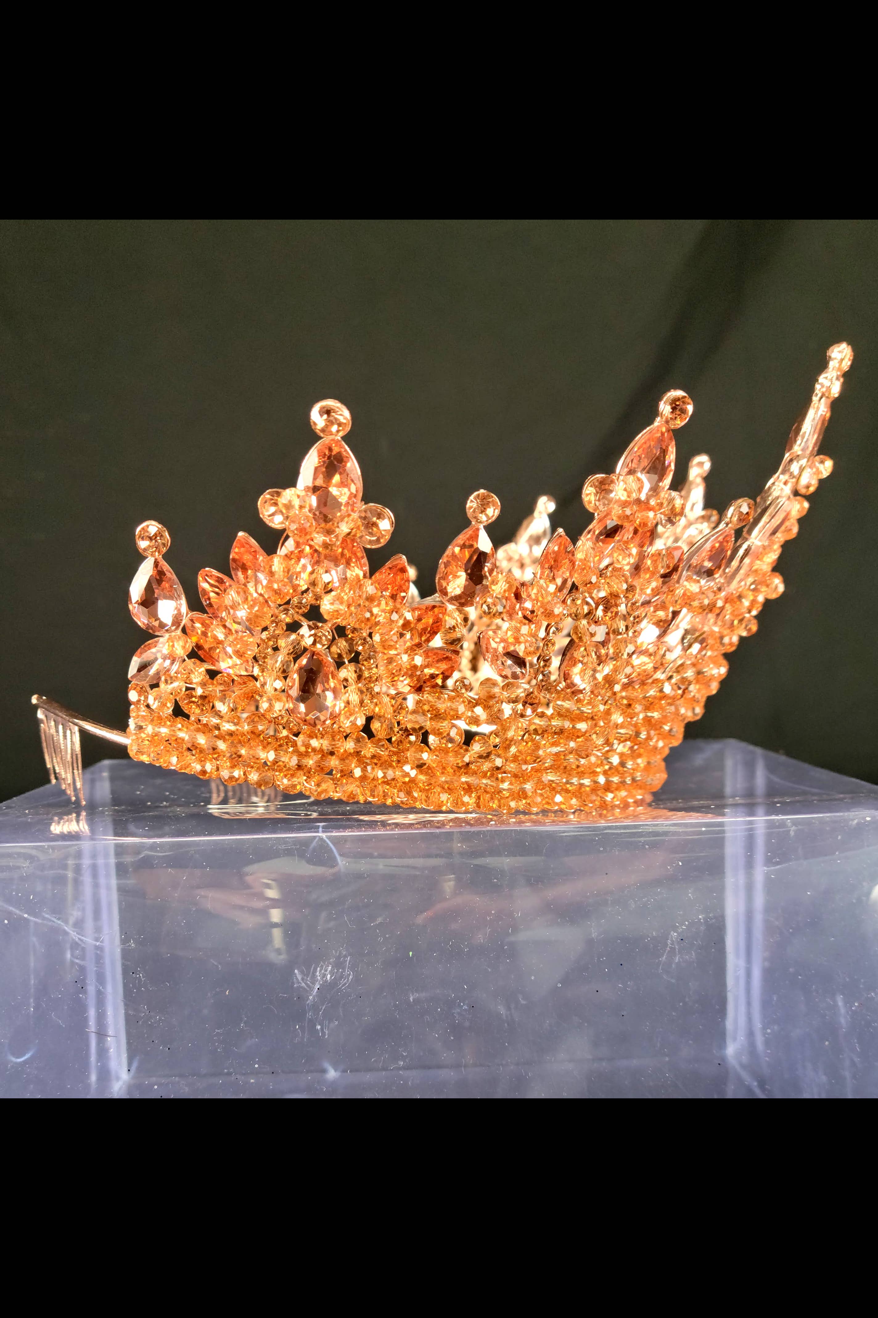 Chicas - Wholesale Tiara - Women's - Beautiful metal tiara with crystal balls and jewels HT97721