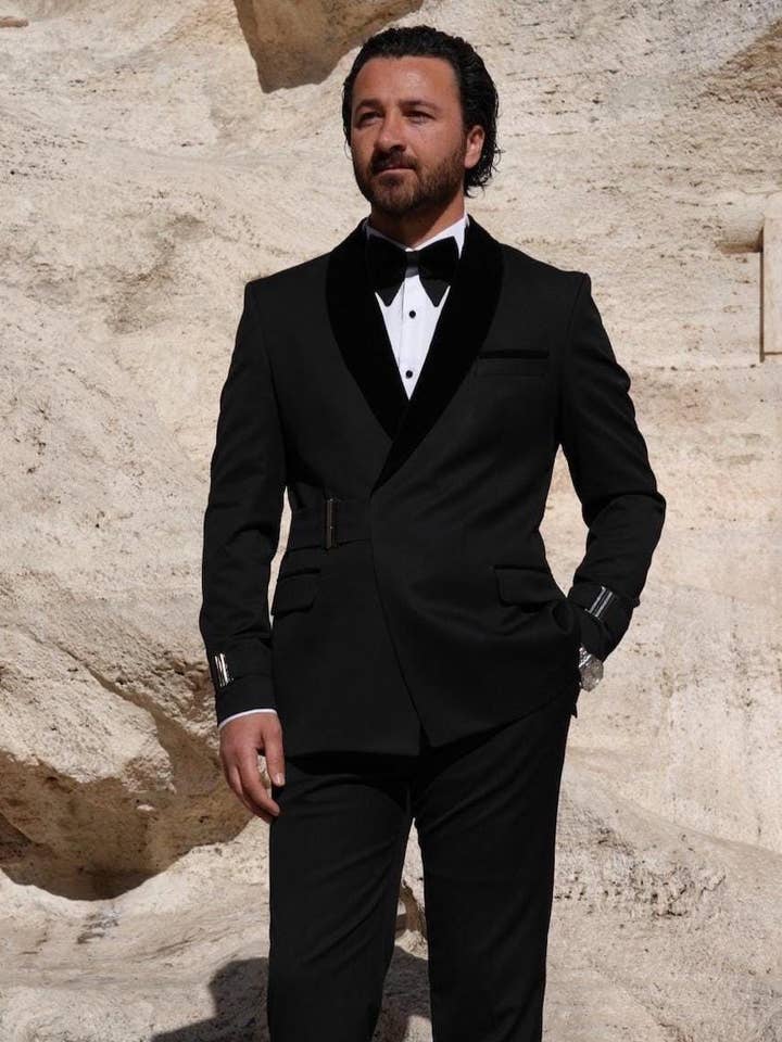 Smoking de Veludo Preto para Homem com Lapela de Xale e Fivela Prateada por atacado de parez suits