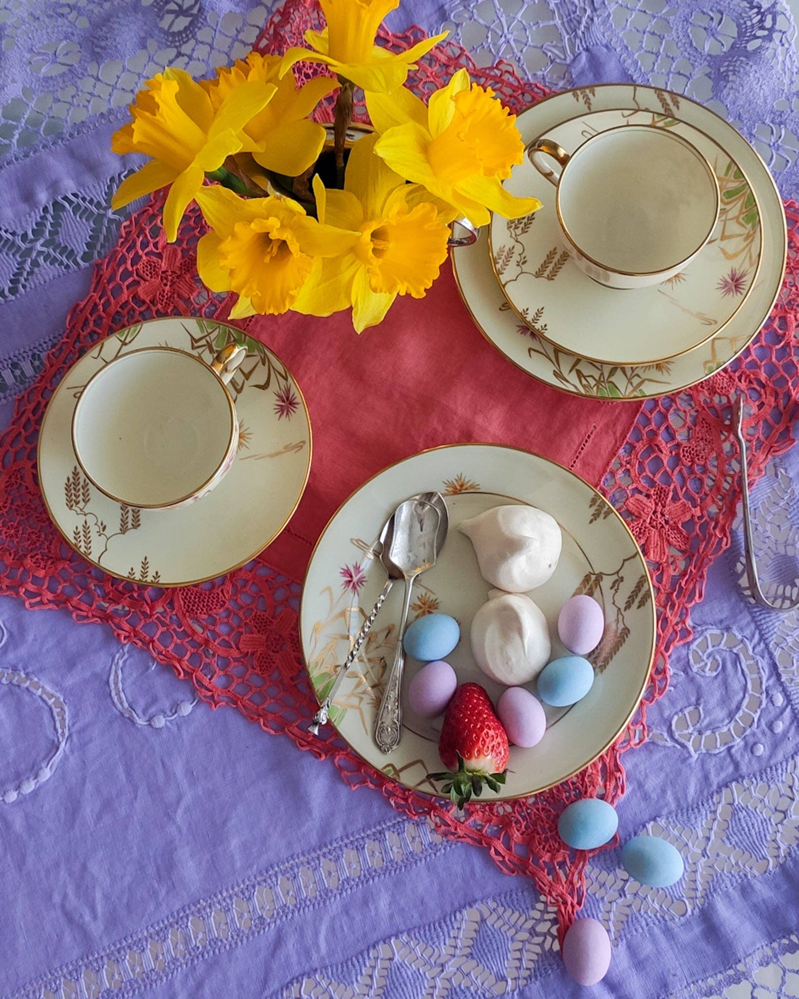 Heyfoo - Wholesale Placemat - Set of three doilies with coral burano lace7