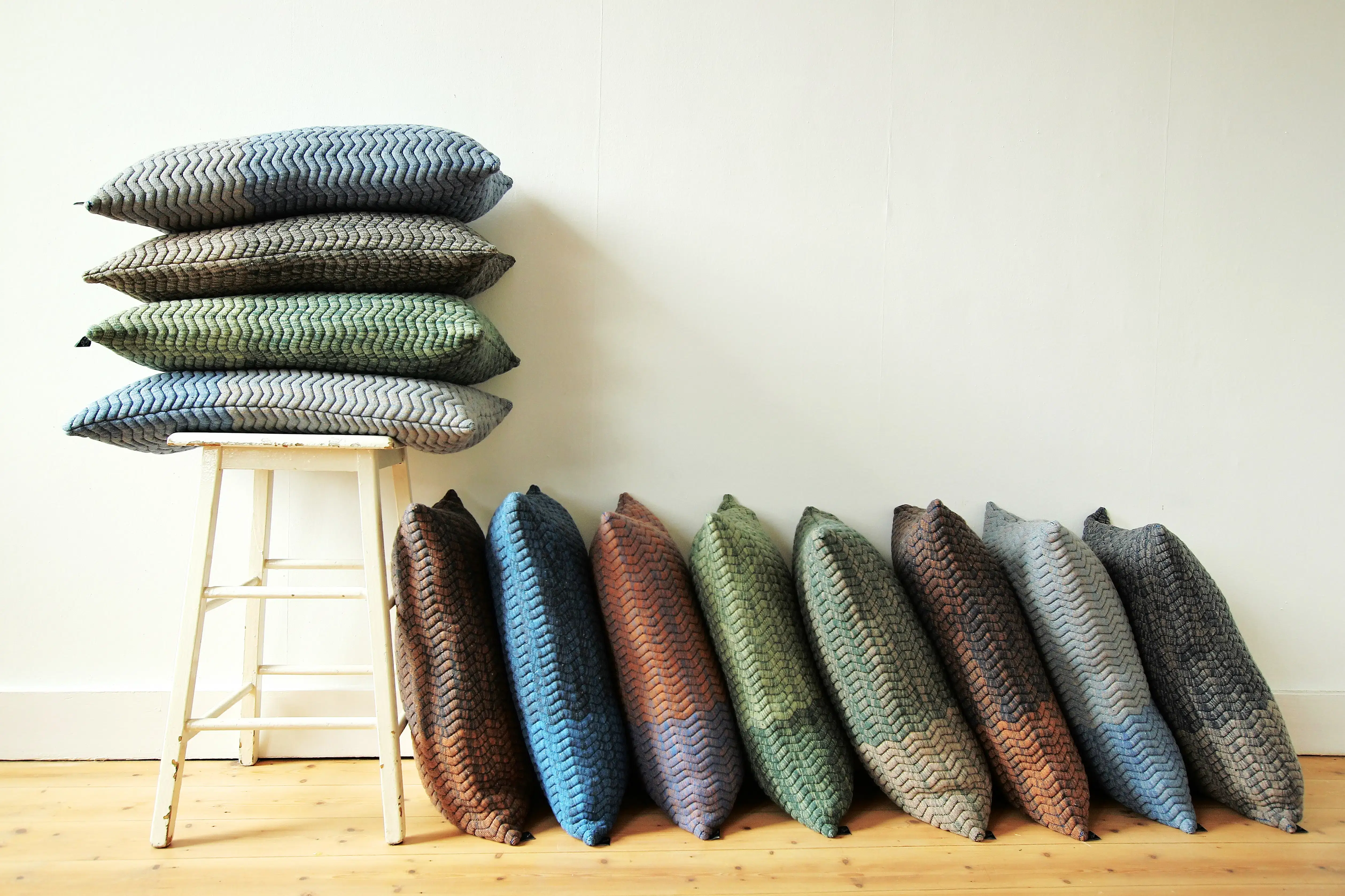 Veerle Tytgat - Wholesale Throw/decorative pillow - Multiple Choice Pillow - Blue Copper5