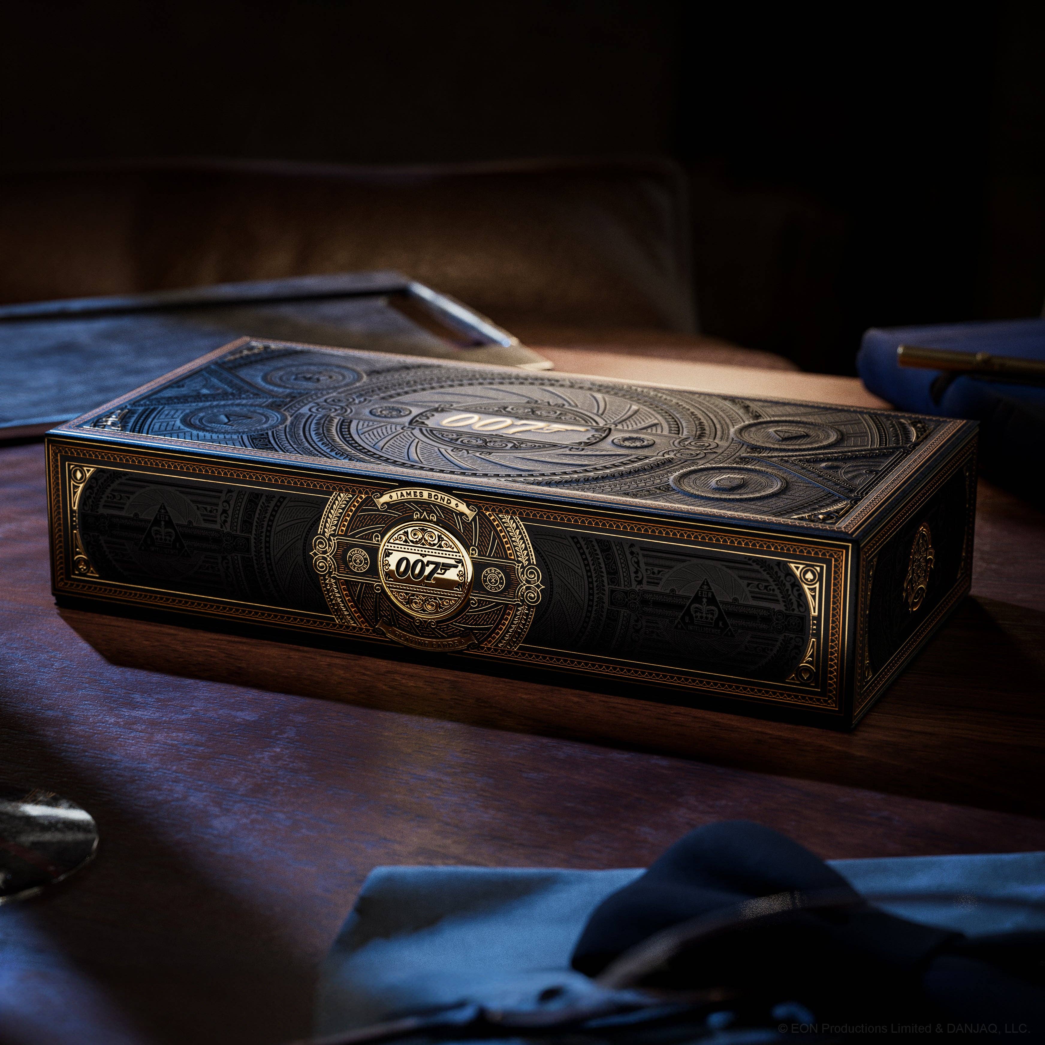 theory11 - Wholesale Playing Cards - 007 Special Edition Box Set10