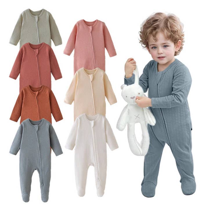 Tutina a maniche lunghe con zip per neonato in cotone accogliente per la vendita all'ingrosso da parte di shoplittleswan