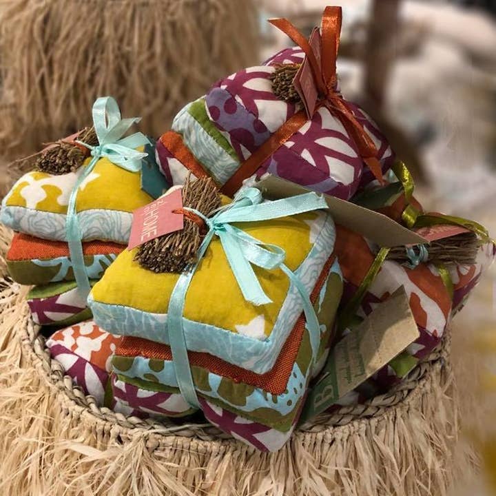 Balizen Direct from Bali - Wholesale Sachet - Vetiver Sachet Stack
