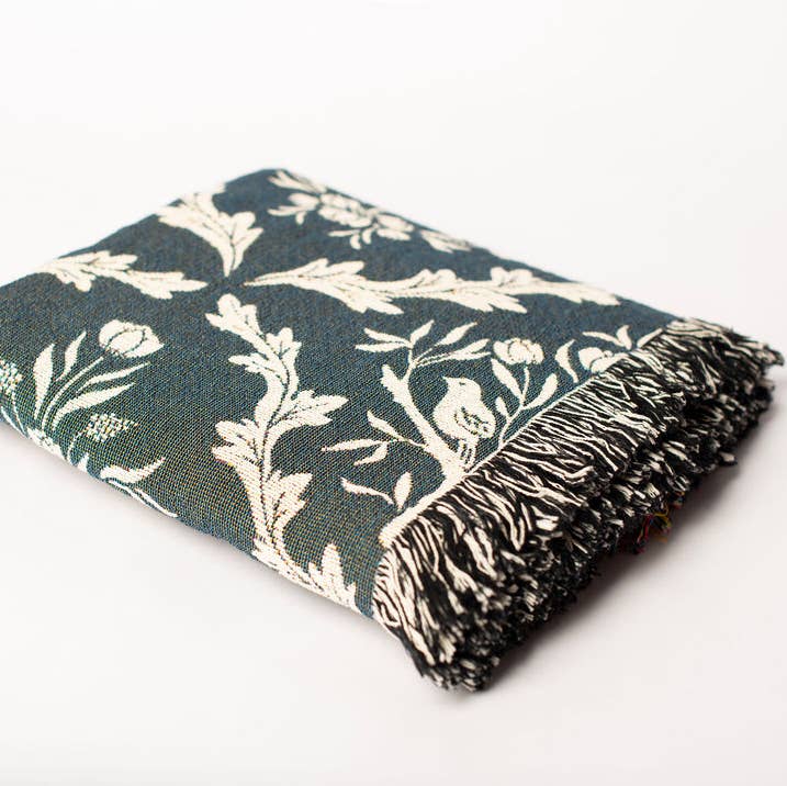 Distel Isobel Decke - Distel – Künstler-Kollaboration – Fransen – In den USA gefertigt für den Großhandel auf Faire1