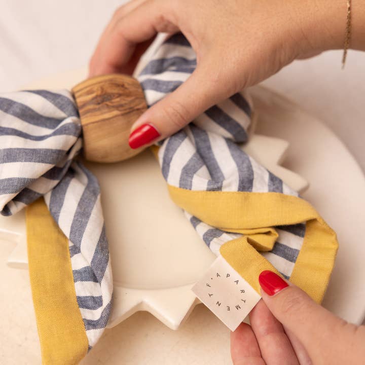 Blåstribede linnedservietter - Sæt med 2 for engroshandel hos Apartment F - shipping from Austin, TX. No tariffs