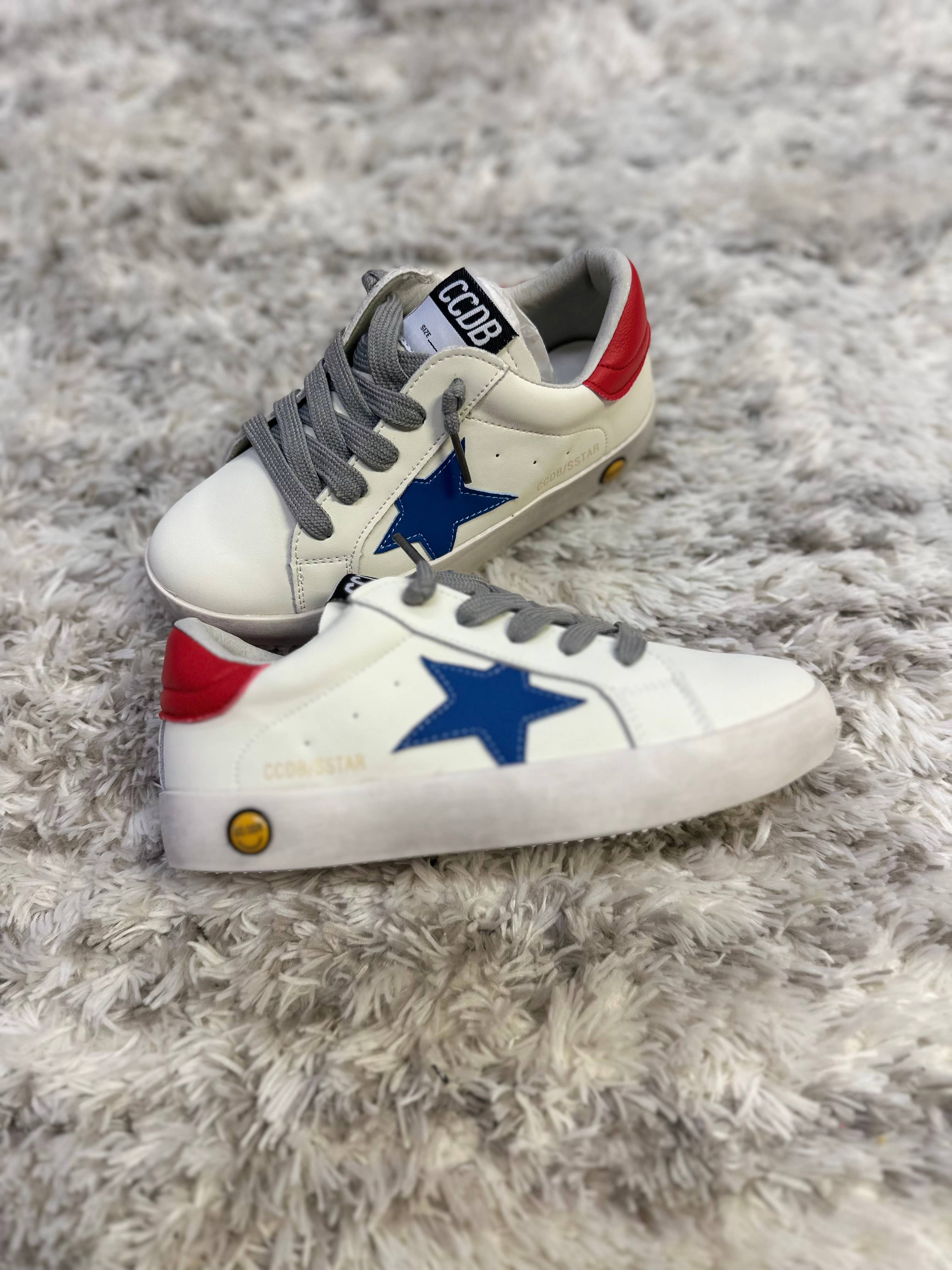 Torn and Trendy – wholesale Casual shoes – Kids – Blue star Red Heel Sneakers1