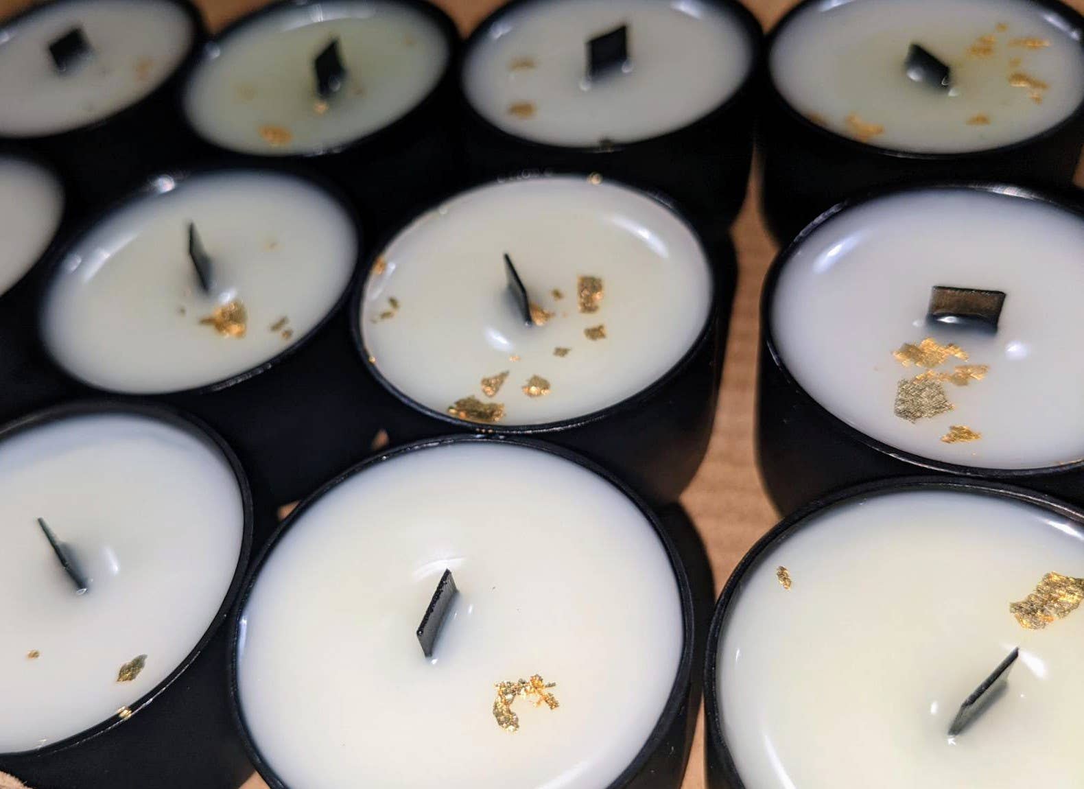 DREAMBIRD Candles - Wholesale Tea Light Candles - Hand Poured Deluxe Tealight Candles6