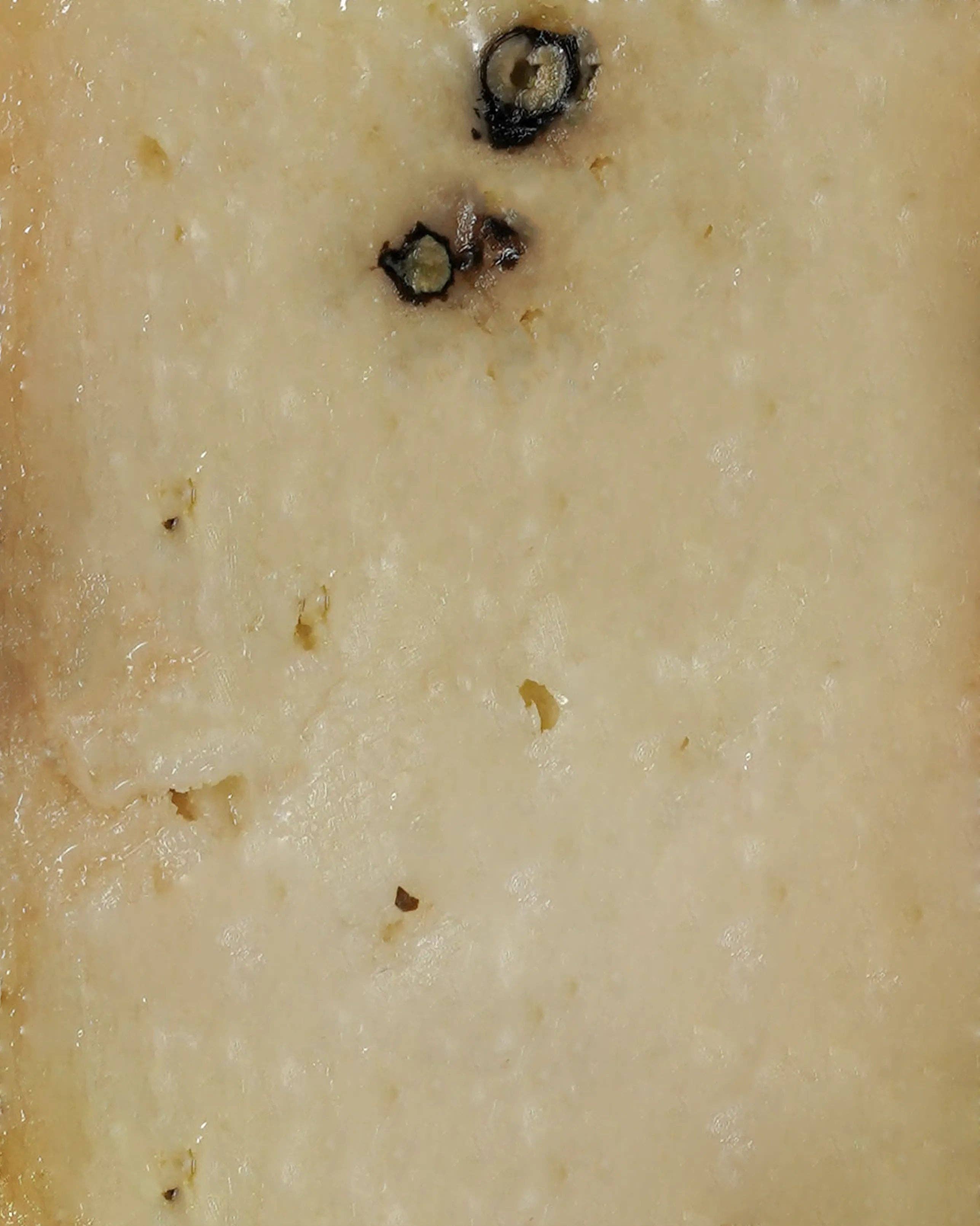 OLIO DI SERRA - Vente Fromages - Pecorino al tartufo (1%) - Pecorino à la truffe d'été (1%) au lait de brebis du Gargano (2,5kg)1
