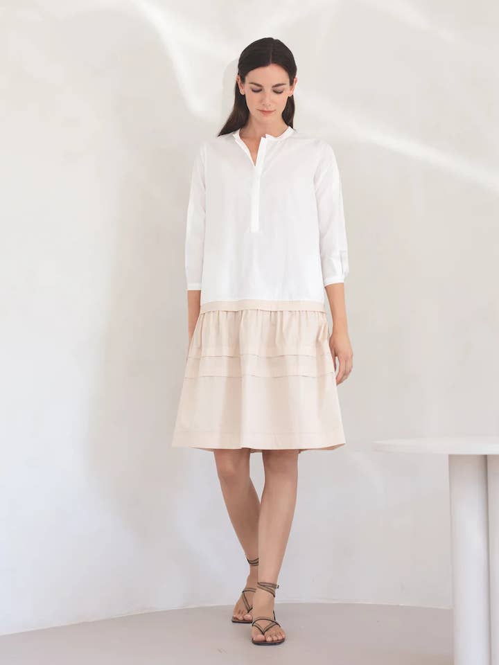 Vestido con pliegues y volantes en las mangas para venta al por mayor de Spoon