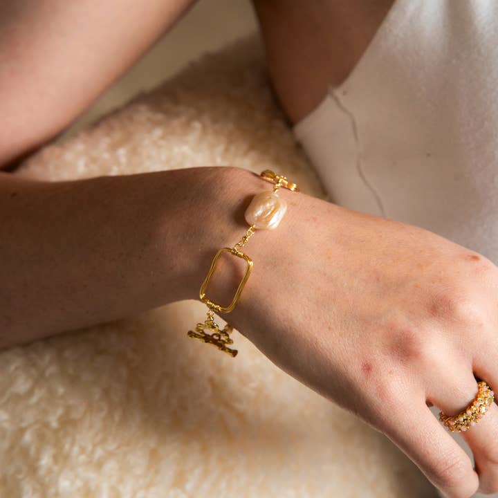 Baroque Pearl Necklace for wholesale by Factor Stories