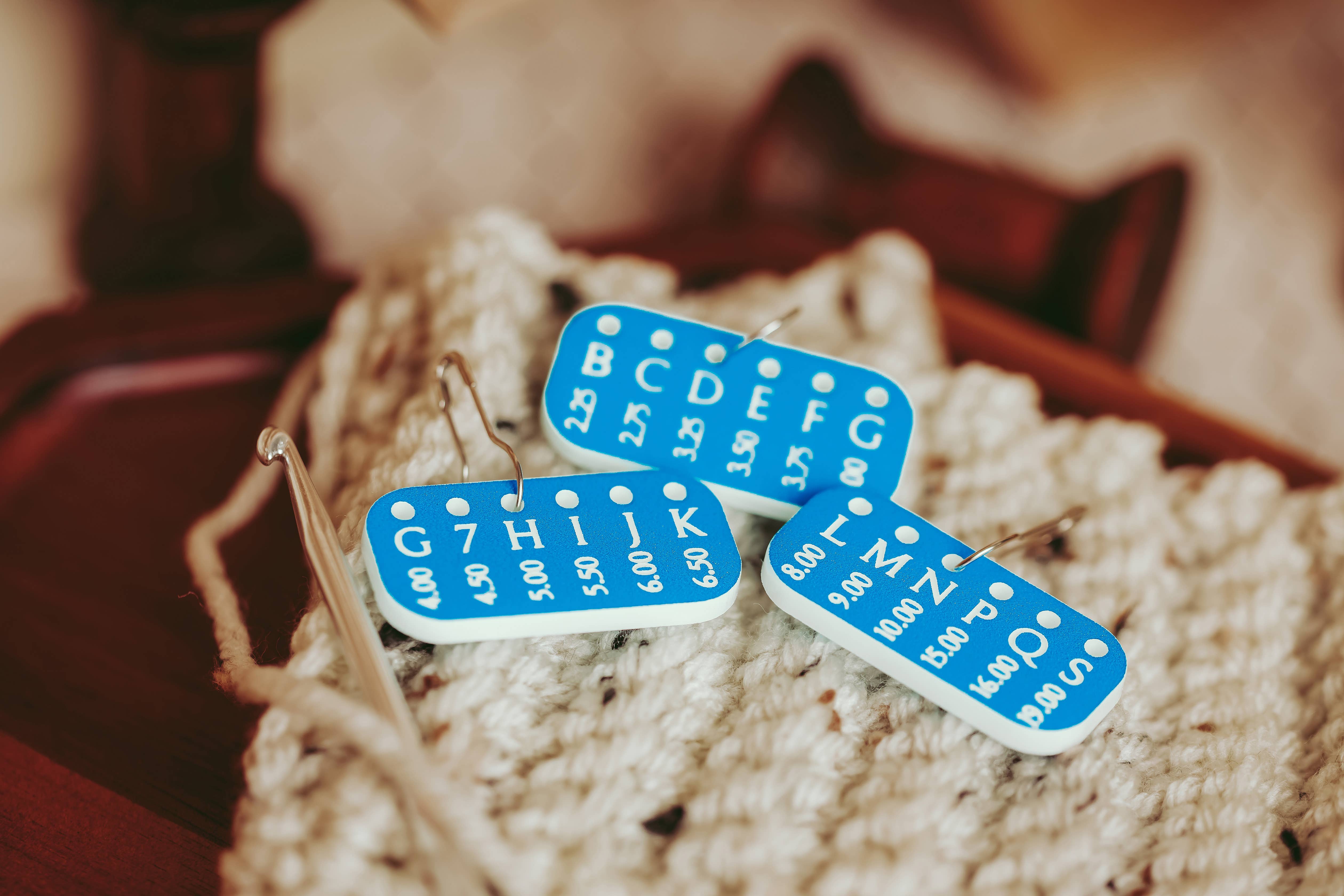 Loops & Bee - Wholesale Knitting/Crochet Supplies - Crochet Hook Minder Set, Hook Size Reminder Stitch Markers3