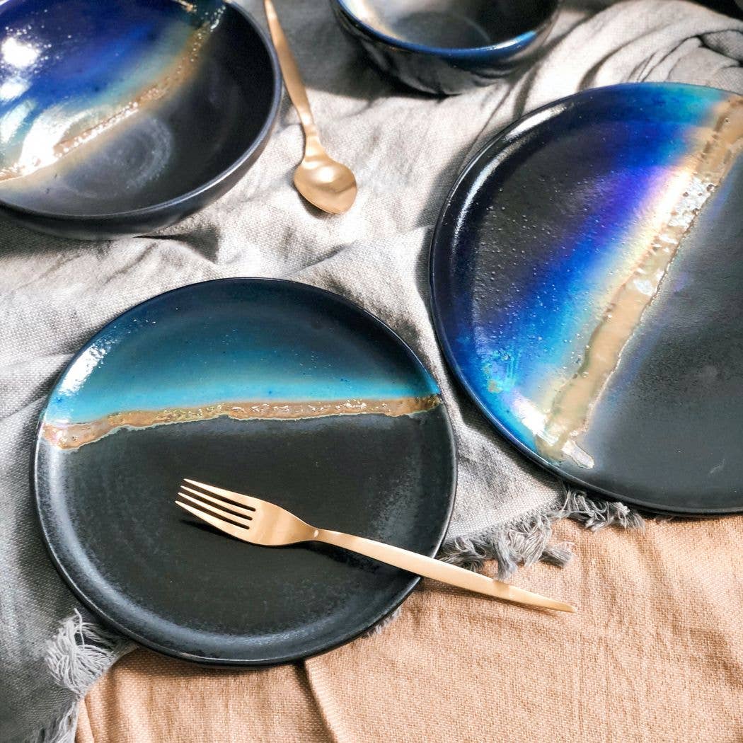 Los Artisans - Vendita all'ingrosso Piatto - Piatto da cena nero con sfumature blu e striscia dorata metallica10