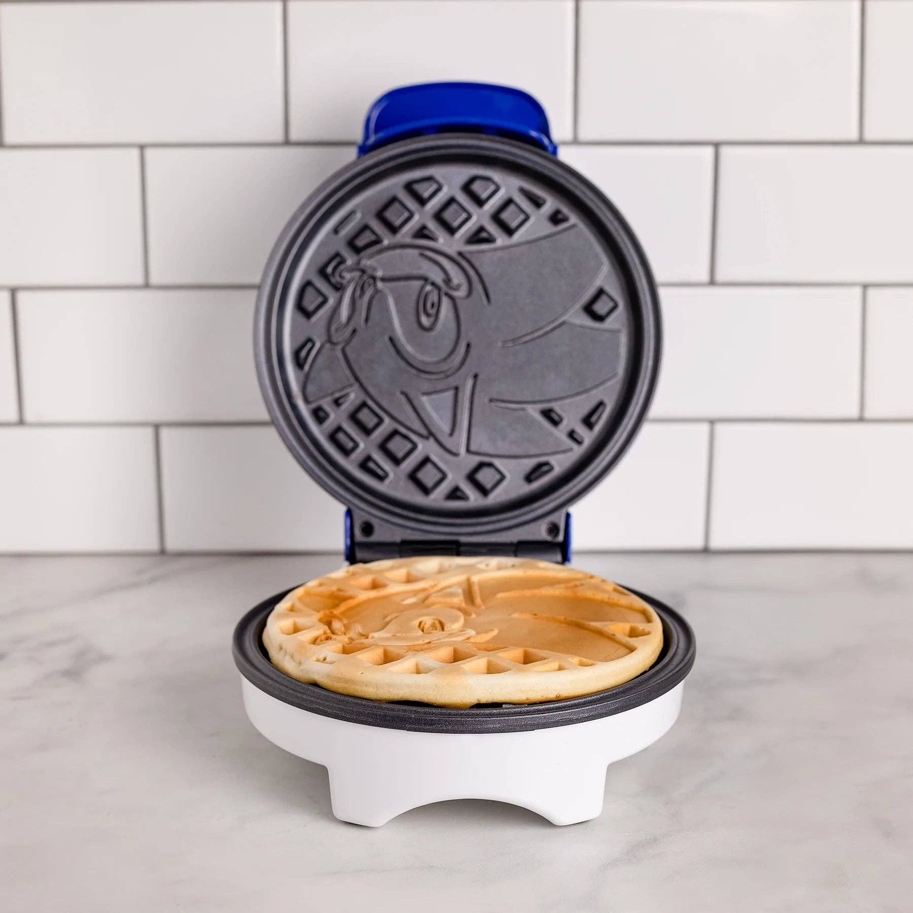 Uncanny Brands - Wholesale Kitchen Appliance - Uncanny Brands Sonic the Hedgehog Waffle Maker3