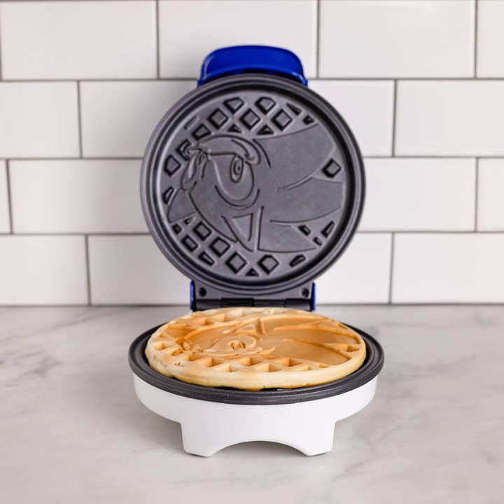 Uncanny Brands - Wholesale Kitchen Appliance - Uncanny Brands Sonic the Hedgehog Waffle Maker3