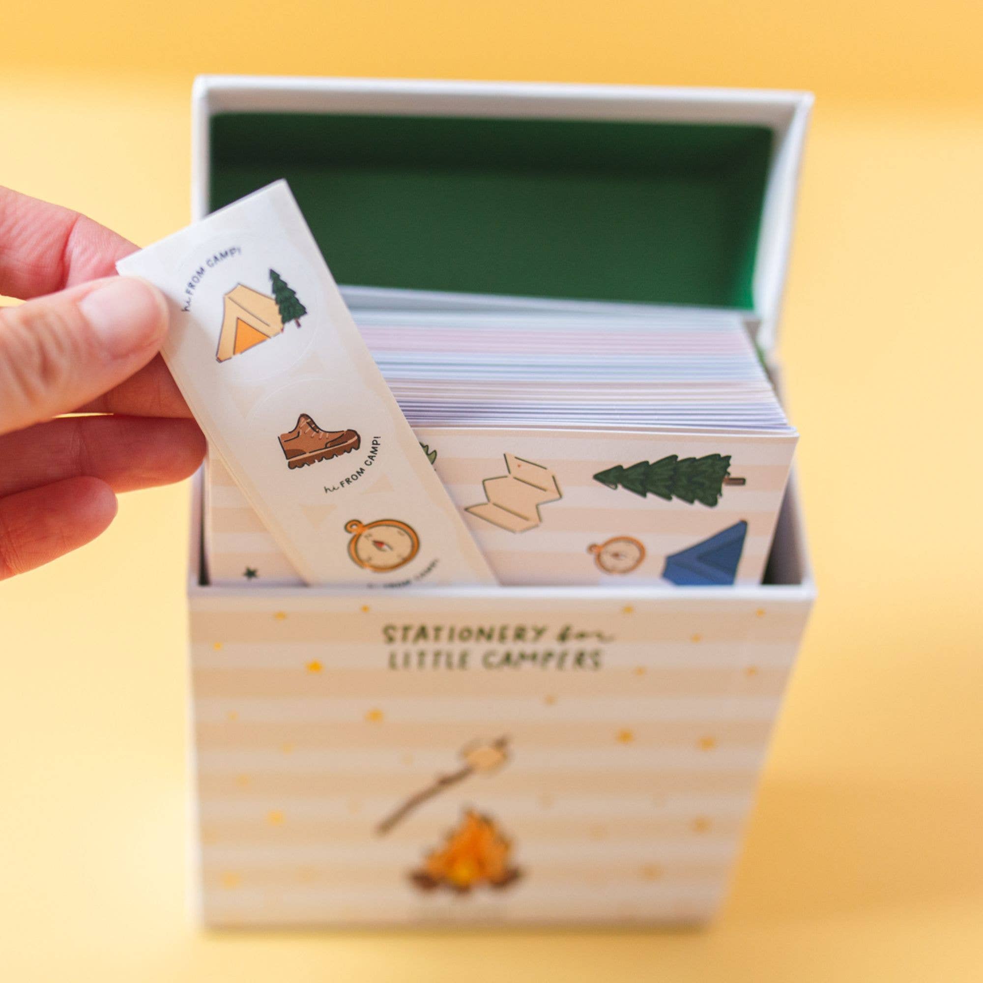 Pippi Post – Engroshandel Brevpapir/sæt med noteskort – Camp Notes sæt med foldede kort og klistermærker4